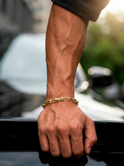 modelo de la pulsera eslabones especiales en 18k