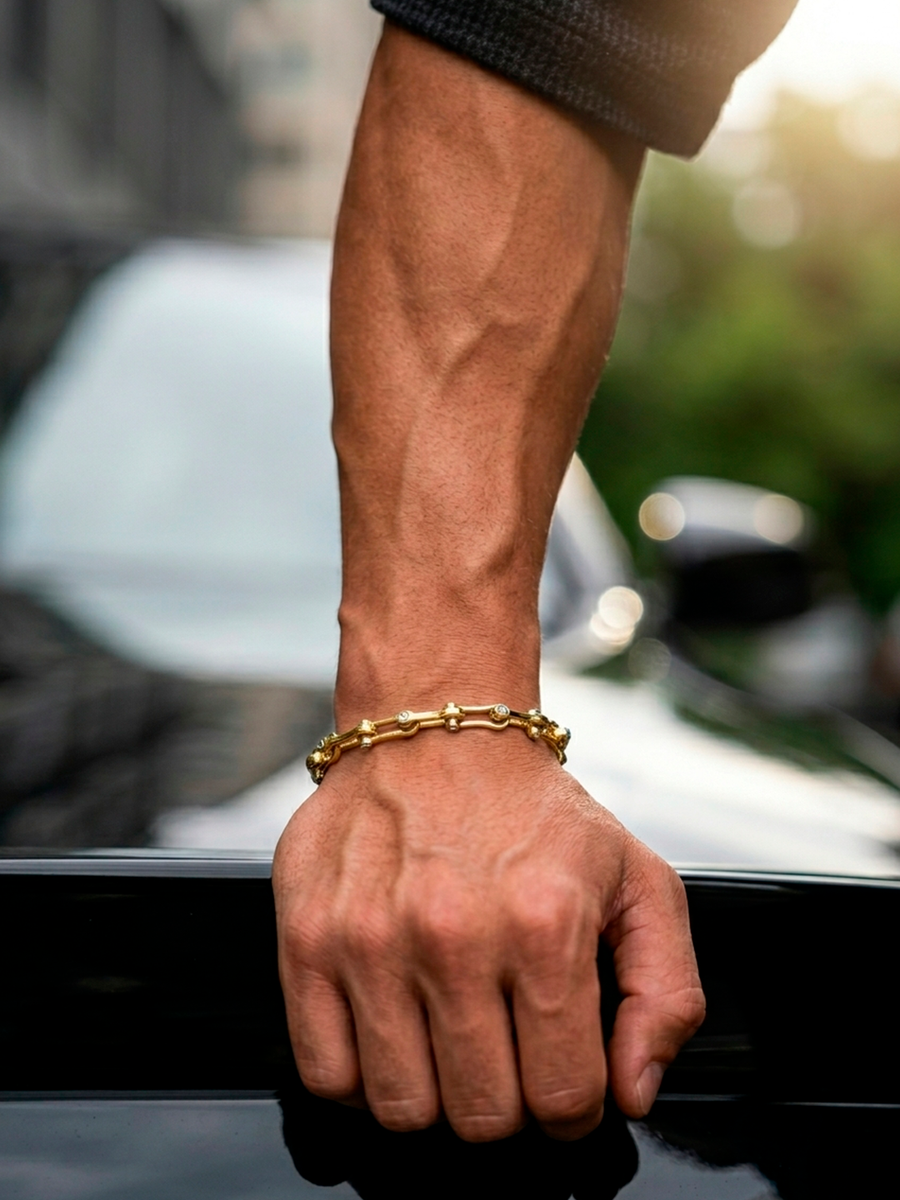modelo de la pulsera eslabones especiales en 18k