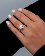 Anillo de Compromiso Oval Napolitano