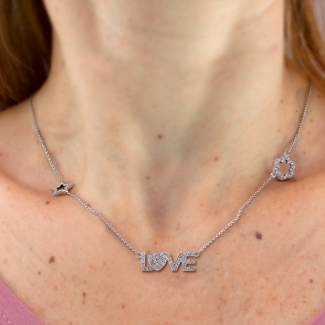 Cadena Love con Estrella y Flor