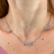 Cadena Love con Estrella y Flor